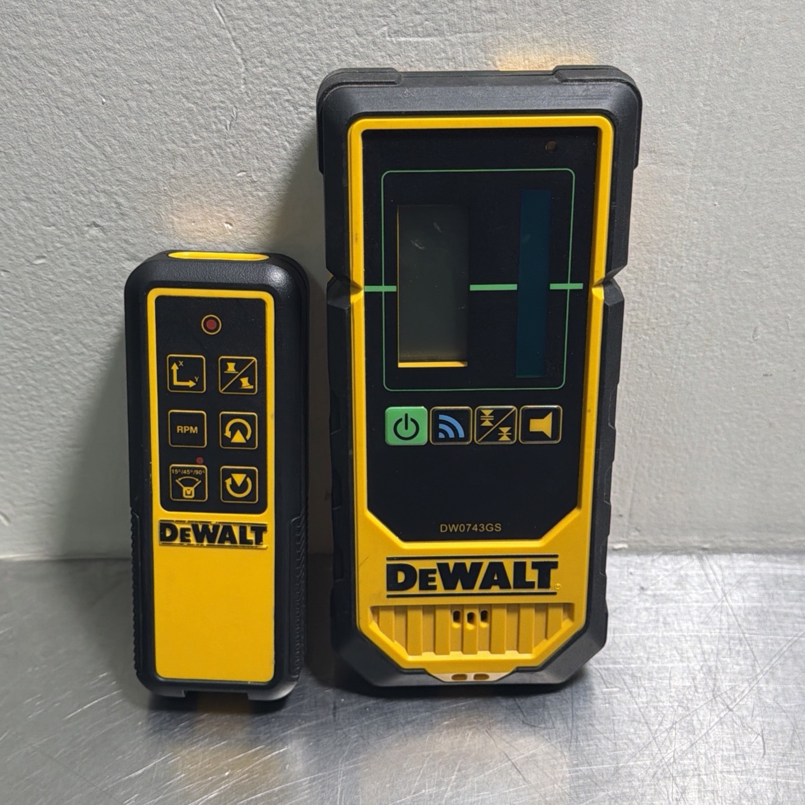 DEWALT DW080LGS 20V MAX Cordless Tool Connect Green Tough Rotary Laser Level Kit