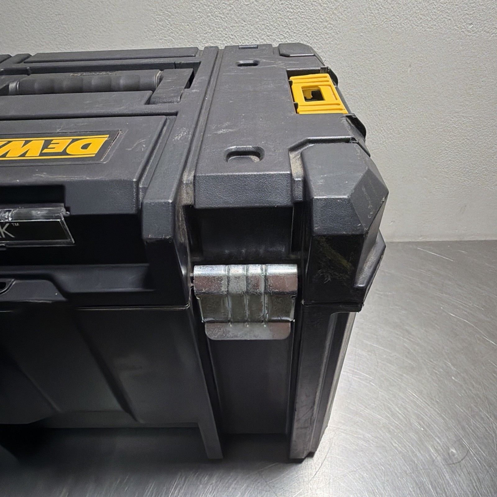 DEWALT DW080LGS 20V MAX Cordless Tool Connect Green Tough Rotary Laser Level Kit