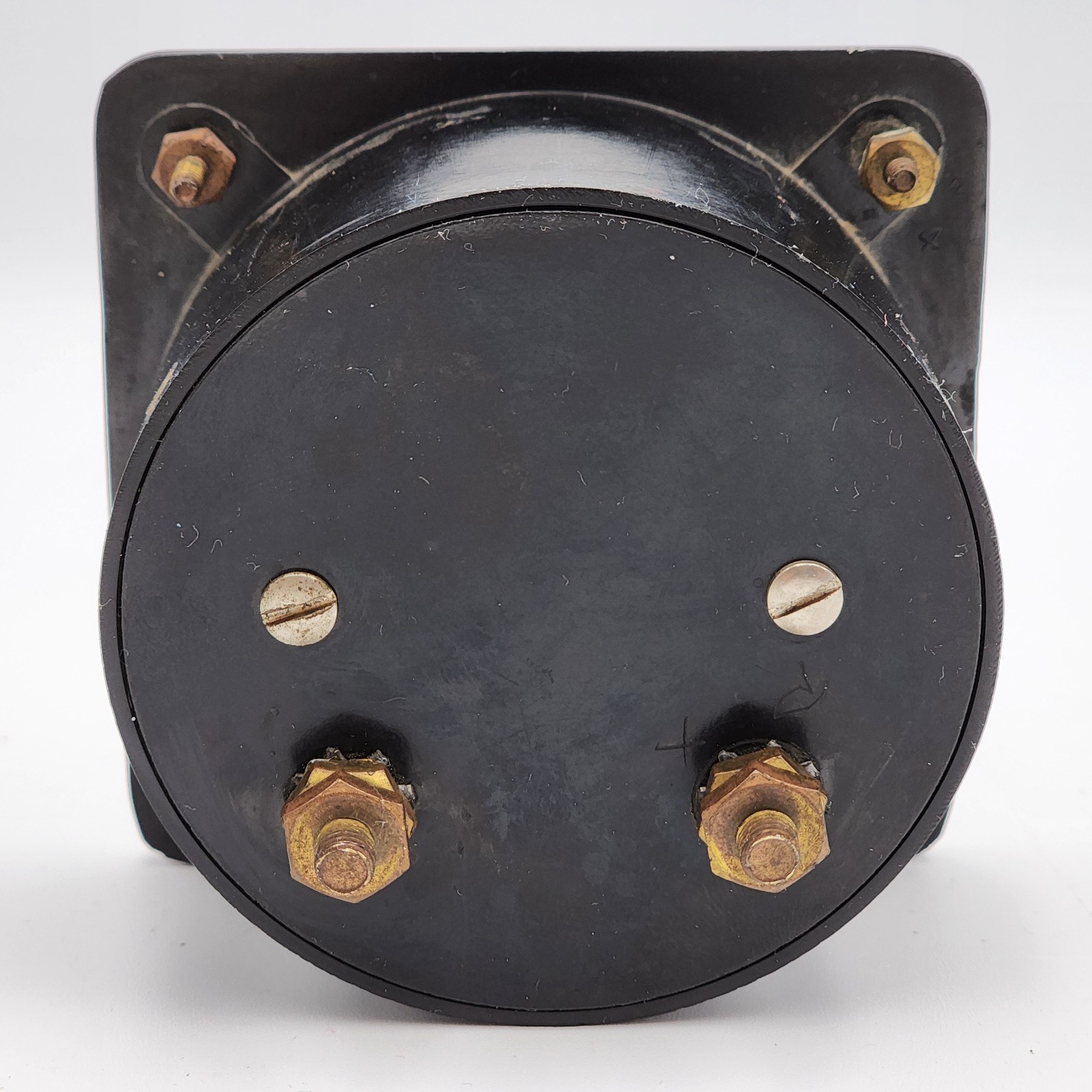 UNBRANDED PANEL MOUNTED VOLTS METER. (UNTESTED)