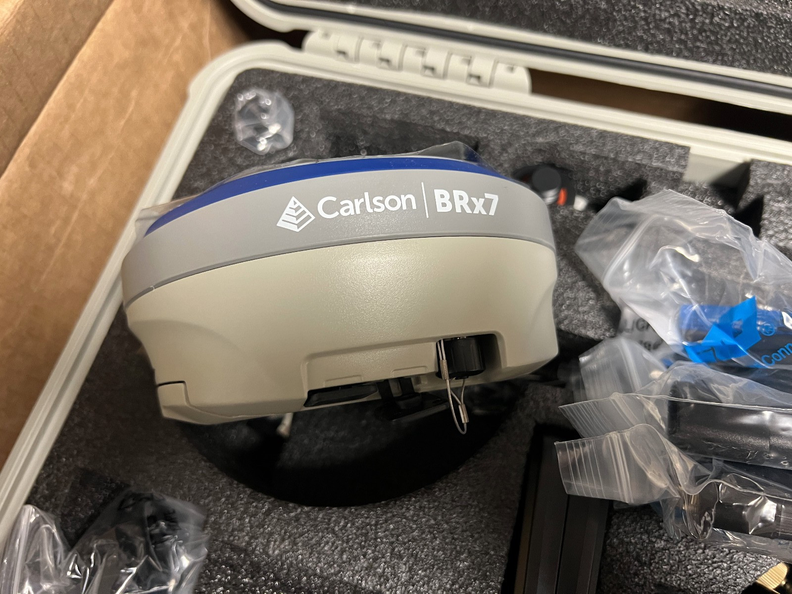 Carlson BRx7 Network Rover RTK GNSS Survey GPS Kit w/ Case & Accessories – NEW