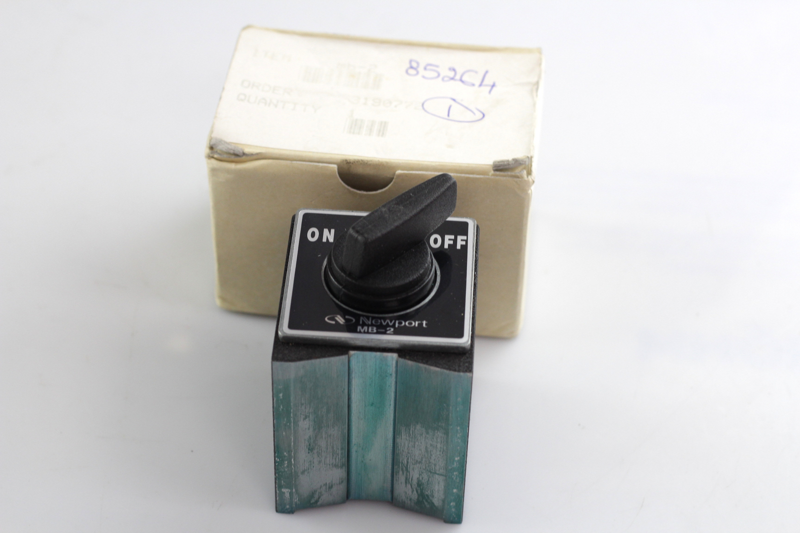 Newport Kinematic MB-2 Magnetic Base, 90 lb. Holding Force, 1/4-20 Thread