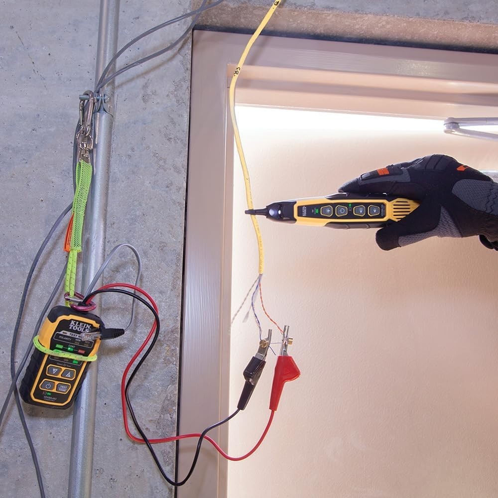 Versatile Wire Tracing Probe with Work Light & Headphone Jack for Electricians
