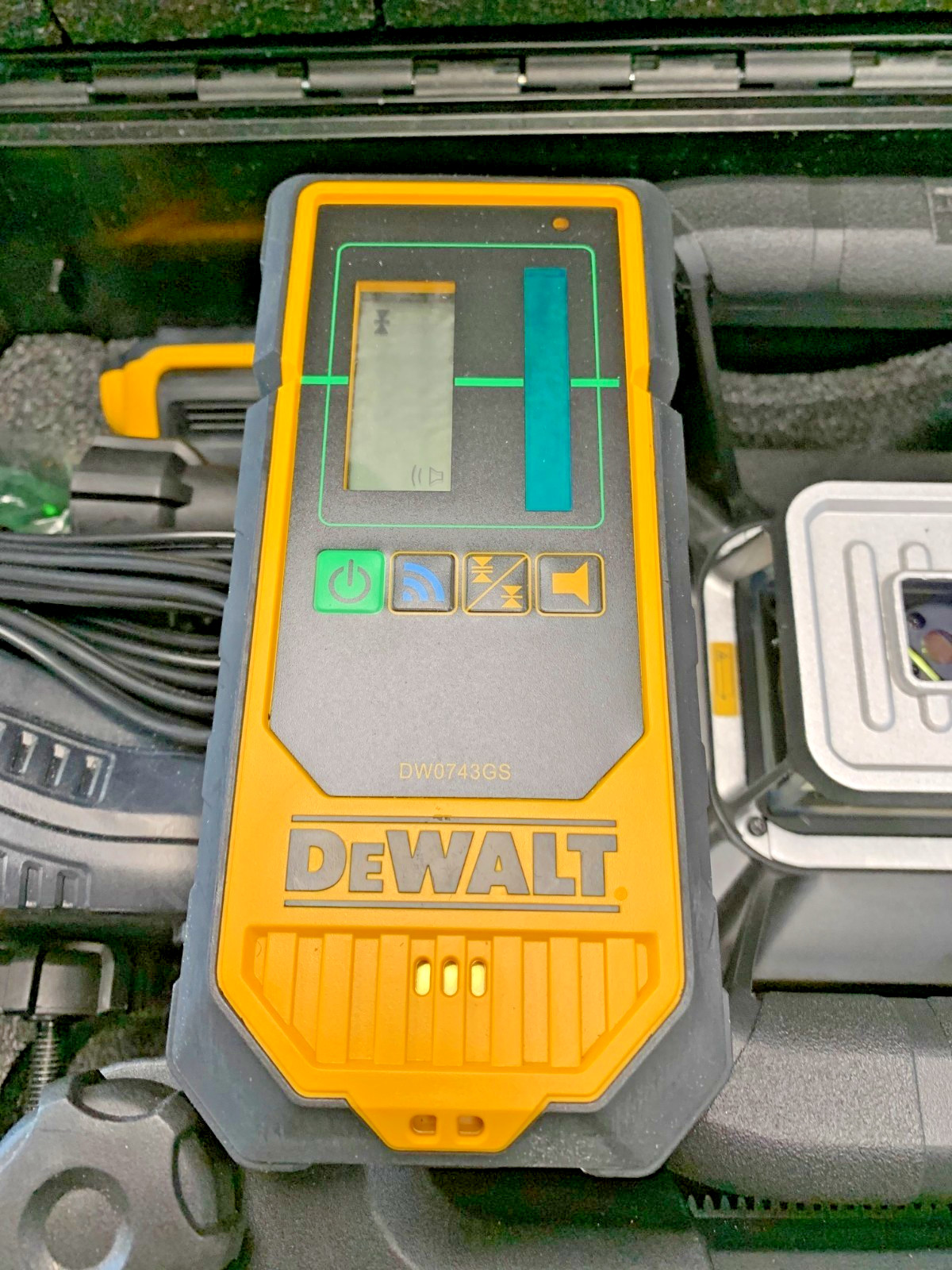 DEWALT DW080LGS 20V MAX Cordless Tool Connect Green Tough Rotary Laser Level