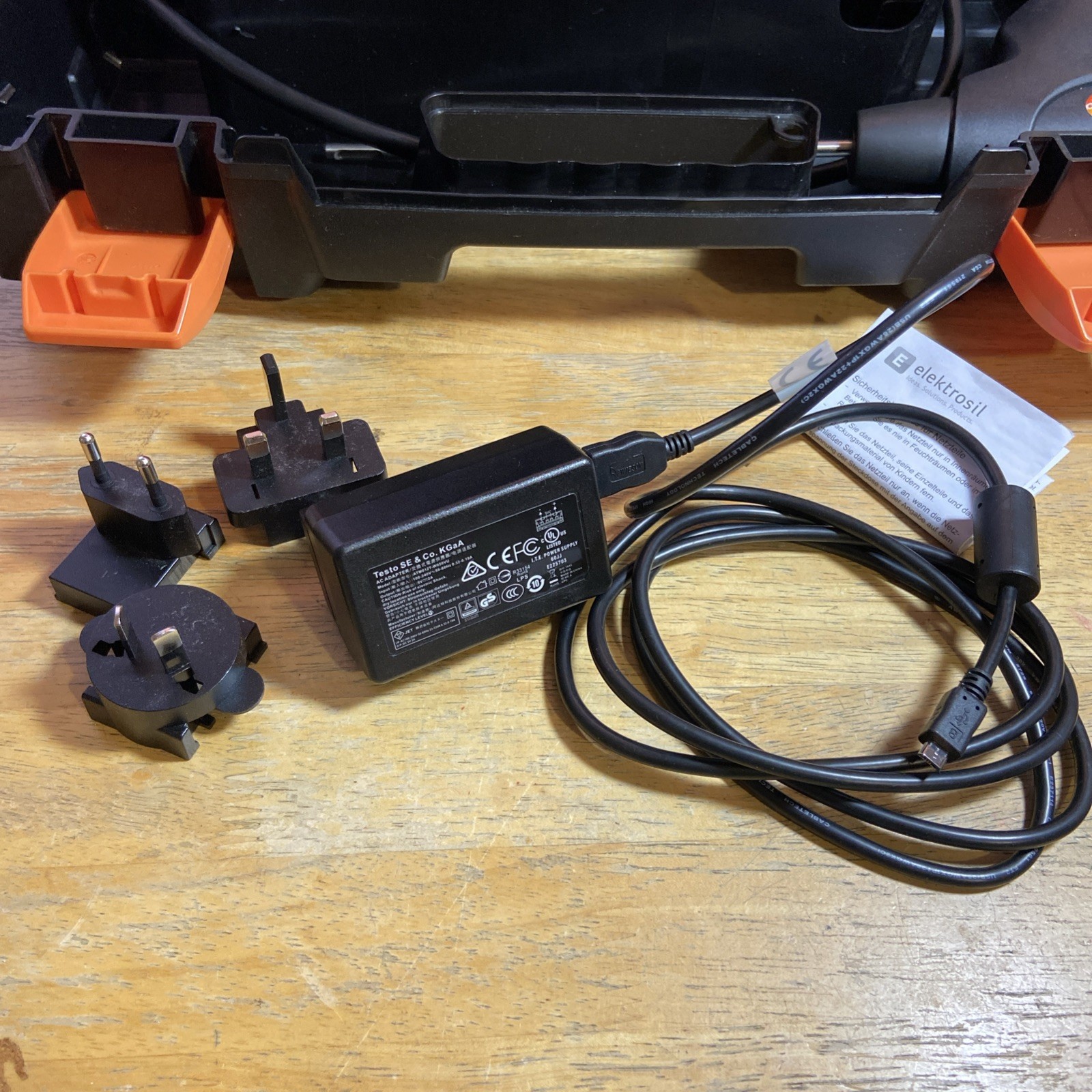Testo 310 Residential Combustion Analyzer Kit, Black/Orange READ
