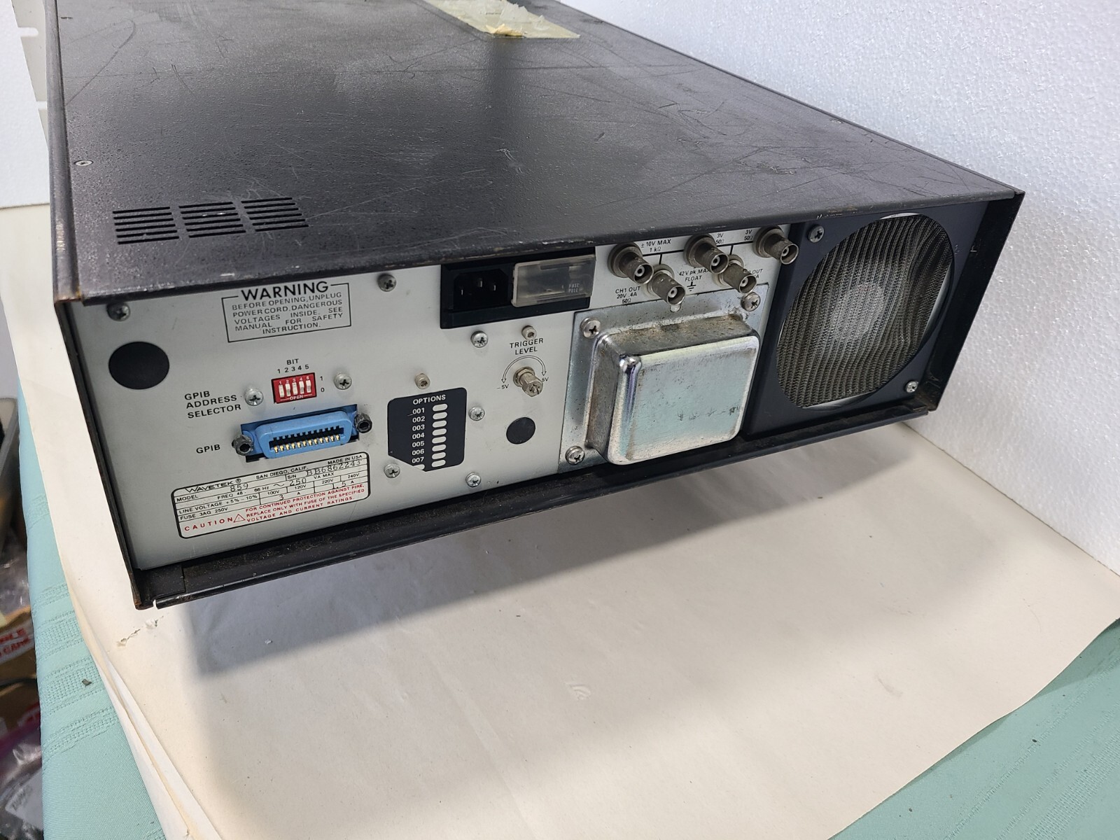 Wavetek 859 50mhz Programmable Pulse Generator, Powers Up, AS IS For Parts Or Re