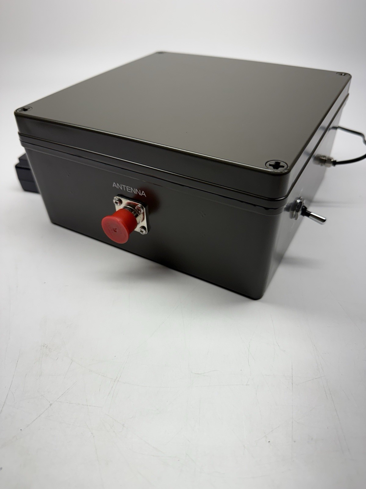 GPS Networking NVGLCDLA30RPDC Variable Gain Line Amplifier 0-30dB Enclosure