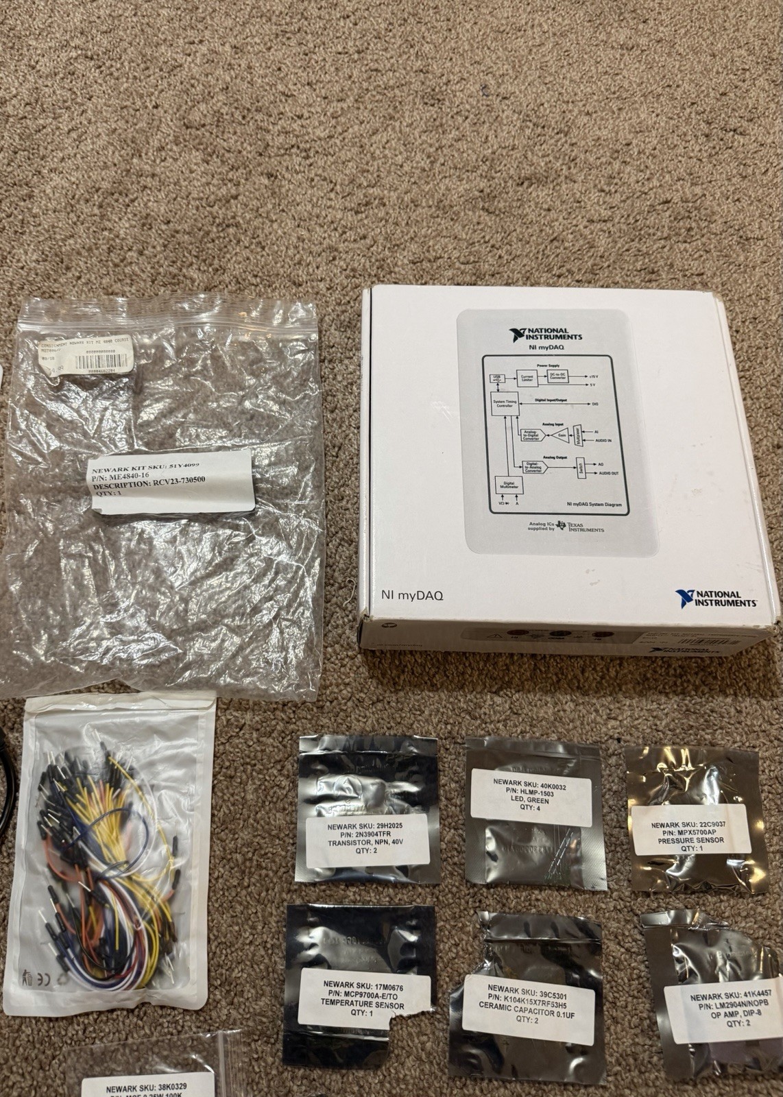 NI National Instruments USB myDAQ Kit + Probes for LabVIEW (Pre-owned)