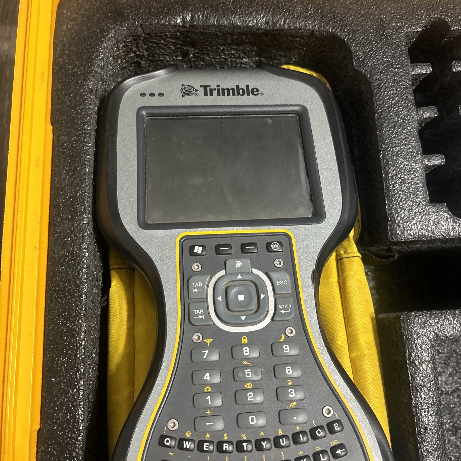 Trimble R8S GPS GNSS BeiDou Galileo RTK Rover Receiver w/ TSC3 Access