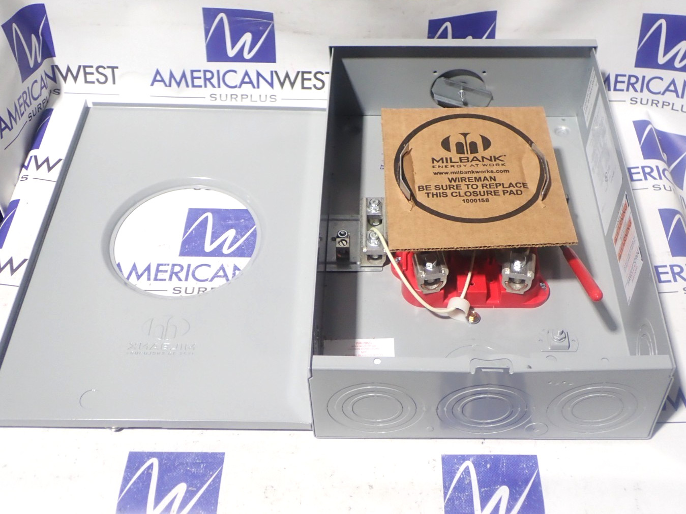 New Milbank 9500L Single Phase 3 Wire 200 Amp 600 Volt 3R Outdoor Meter Socket