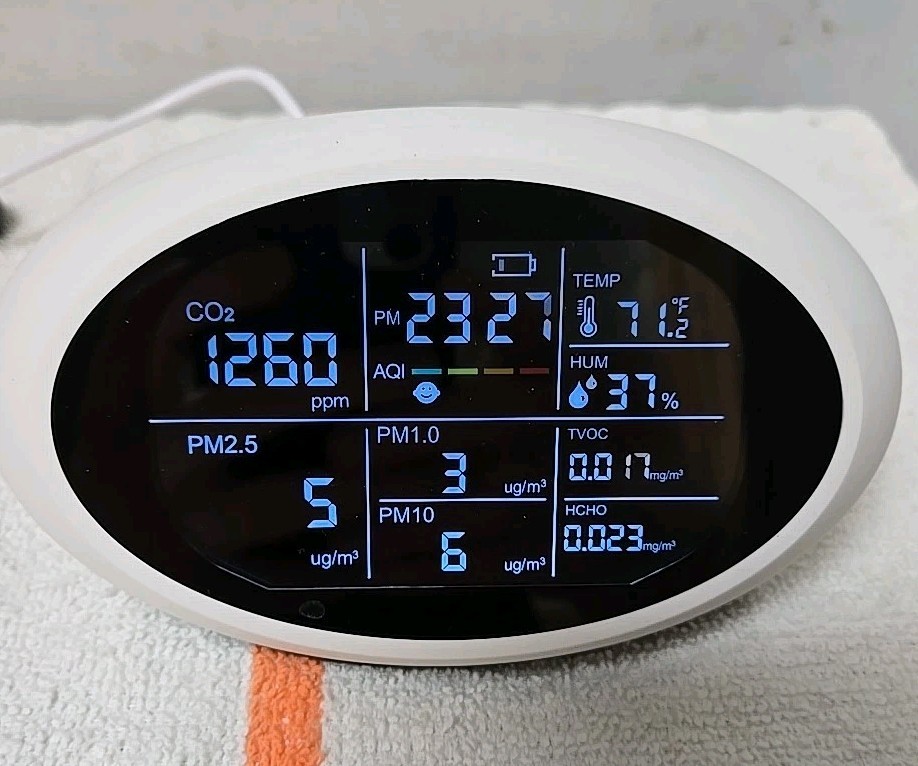 DM605 10-in-1 Air Quality Monitor Indoor Portable USB With Charger And Manual
