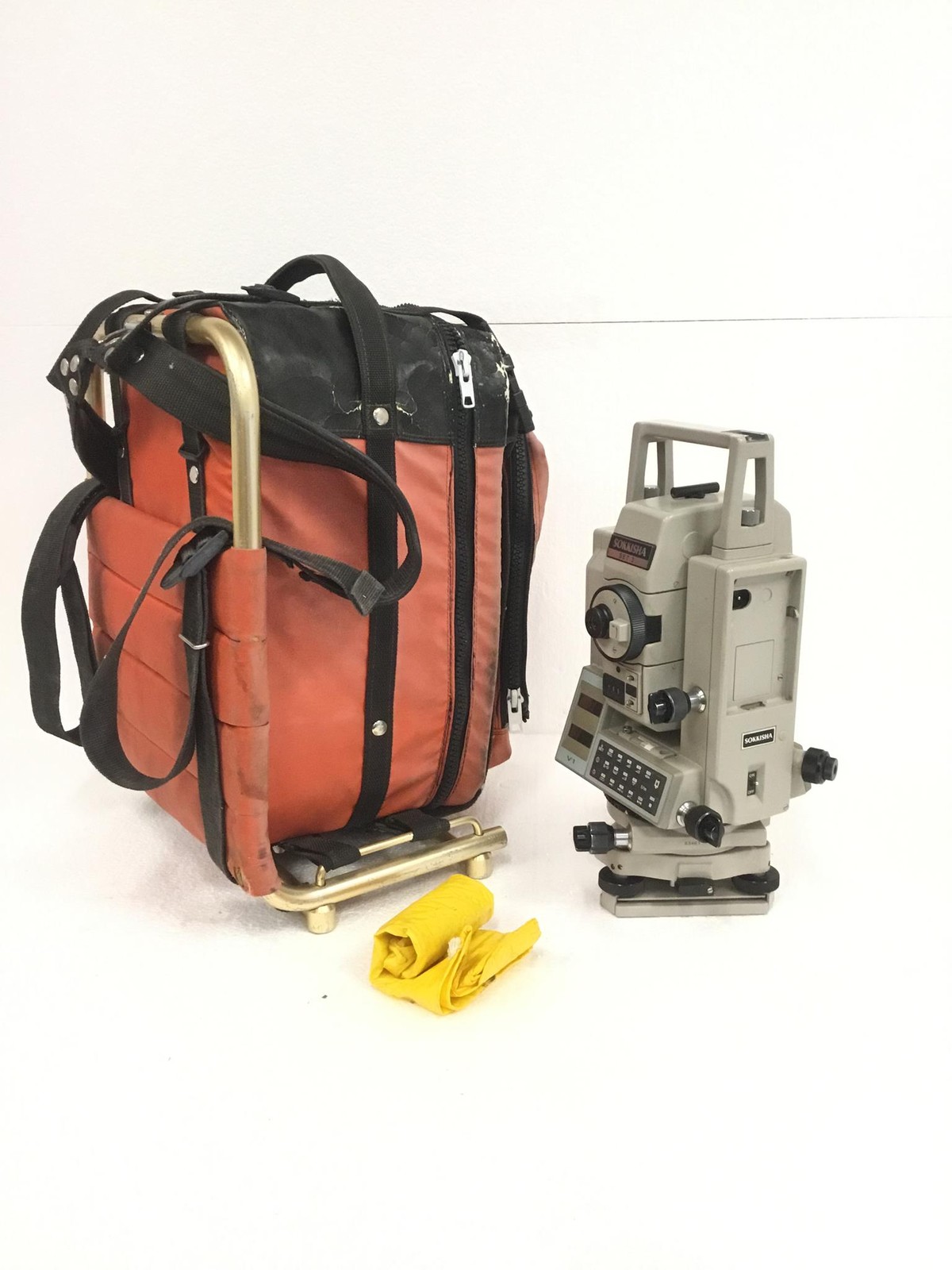 SOKKISHA SOKKIA LIETZ SET 3 SURVEY EQUIPMENT Surveyor with SOKKISHA SC84