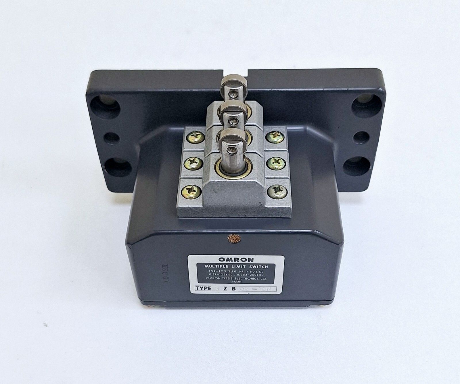 Omron 3ZBQ2-13N Multiple Limit Switch