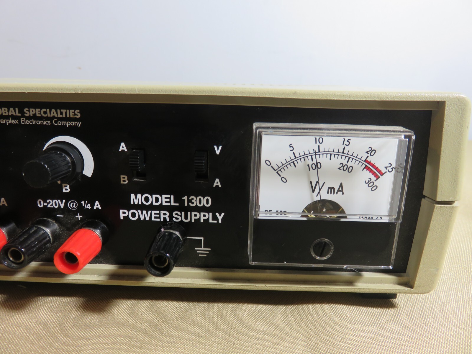 Global Specialities Model: 1300 Power Supply 5V@1A 0-20V@1/4A