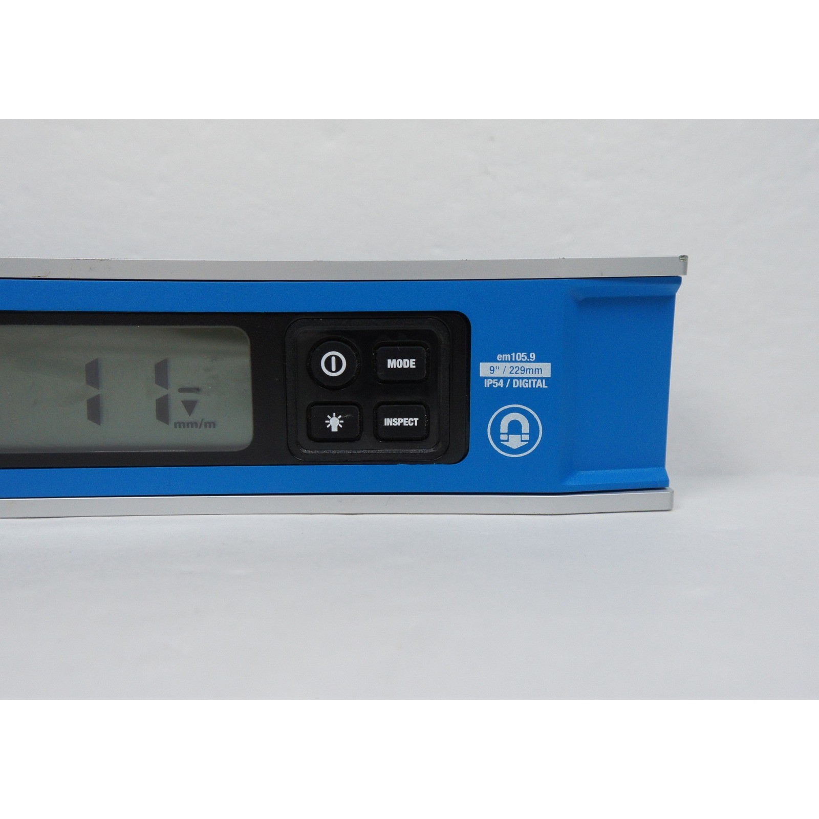 Empire em105.9 Digital Torpedo Level 9 Inch Magnetic IP54 Blue Silver Auto-Calib