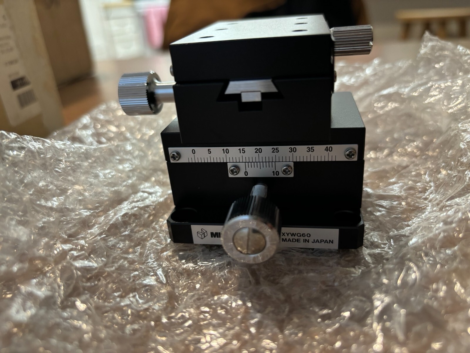Manual XY-Axis Stages Rectangular Dovetail, Rack and Pinion, High Accuracy, XYWG