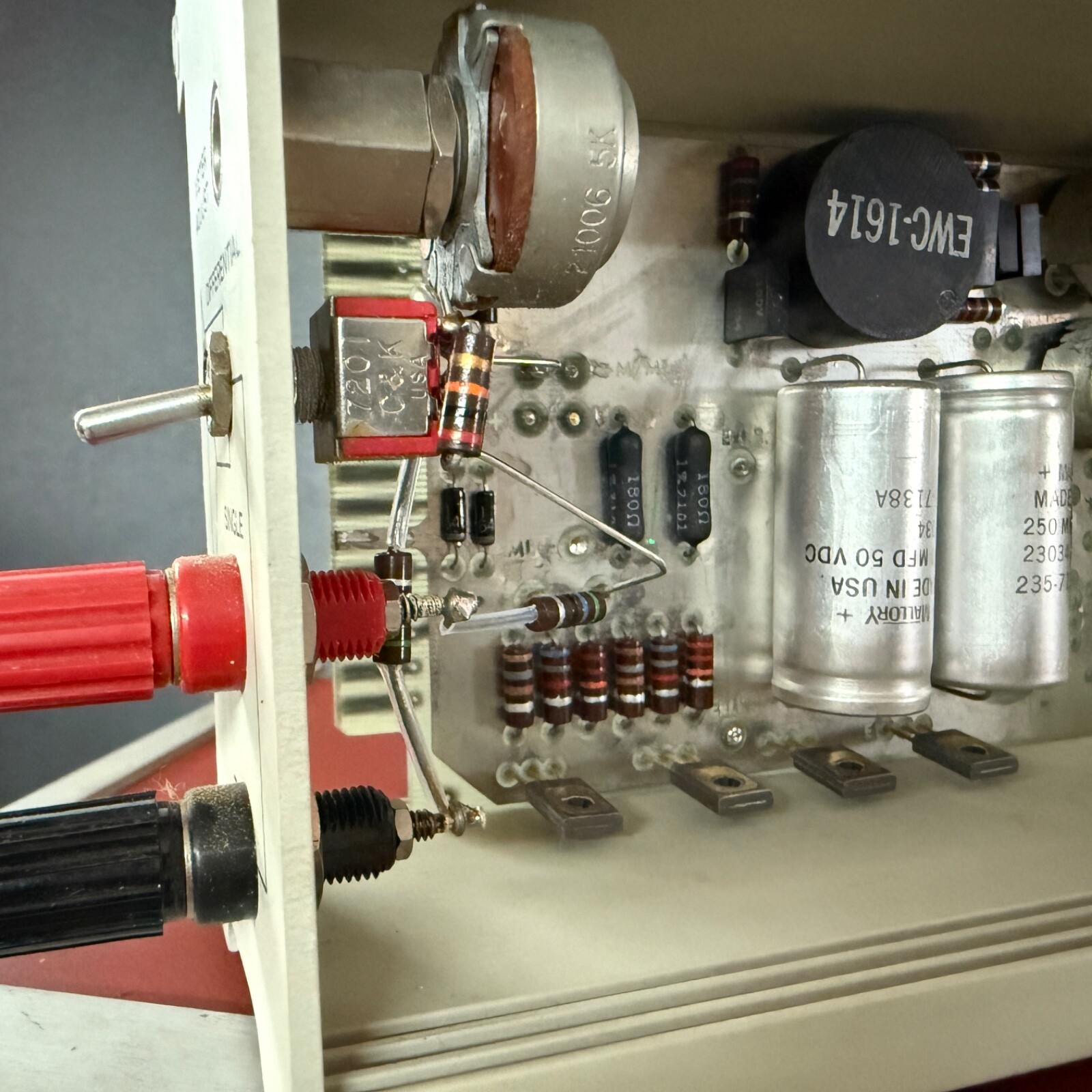 Daytronic 300D Transducer Amplifier System with Galvanometer and Strain Gage