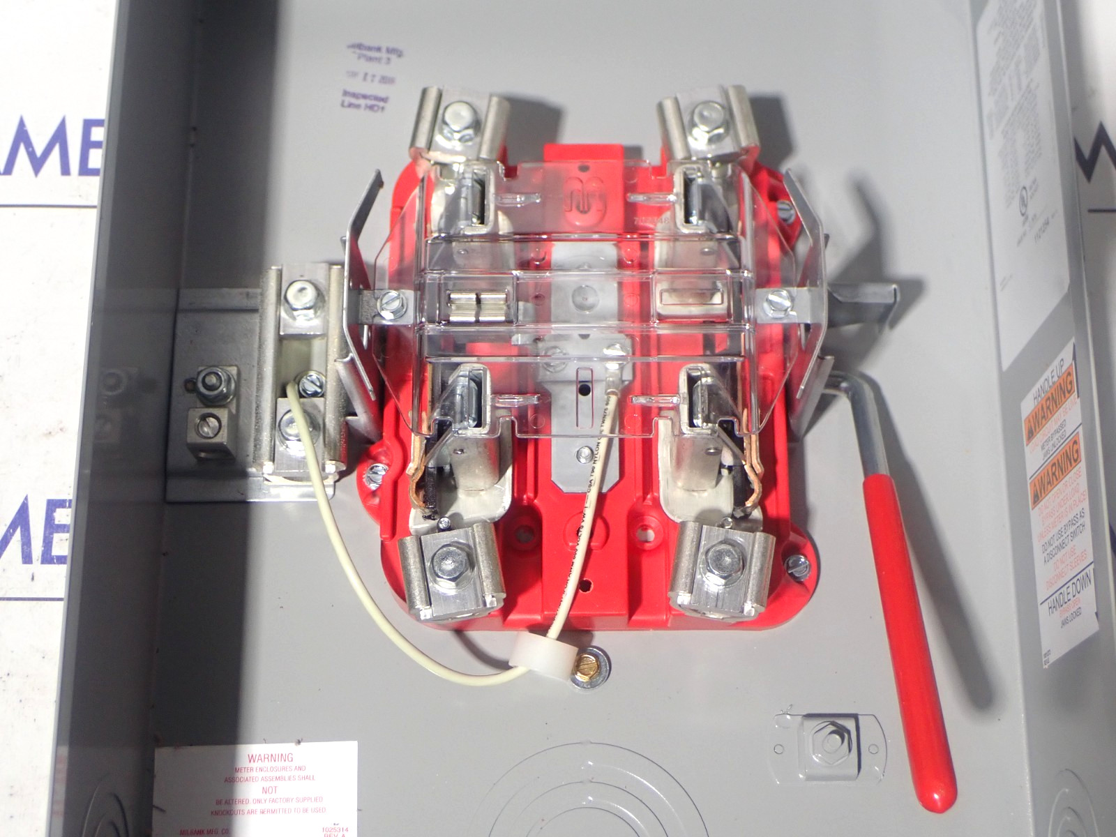New Milbank 9500L Single Phase 3 Wire 200 Amp 600 Volt 3R Outdoor Meter Socket
