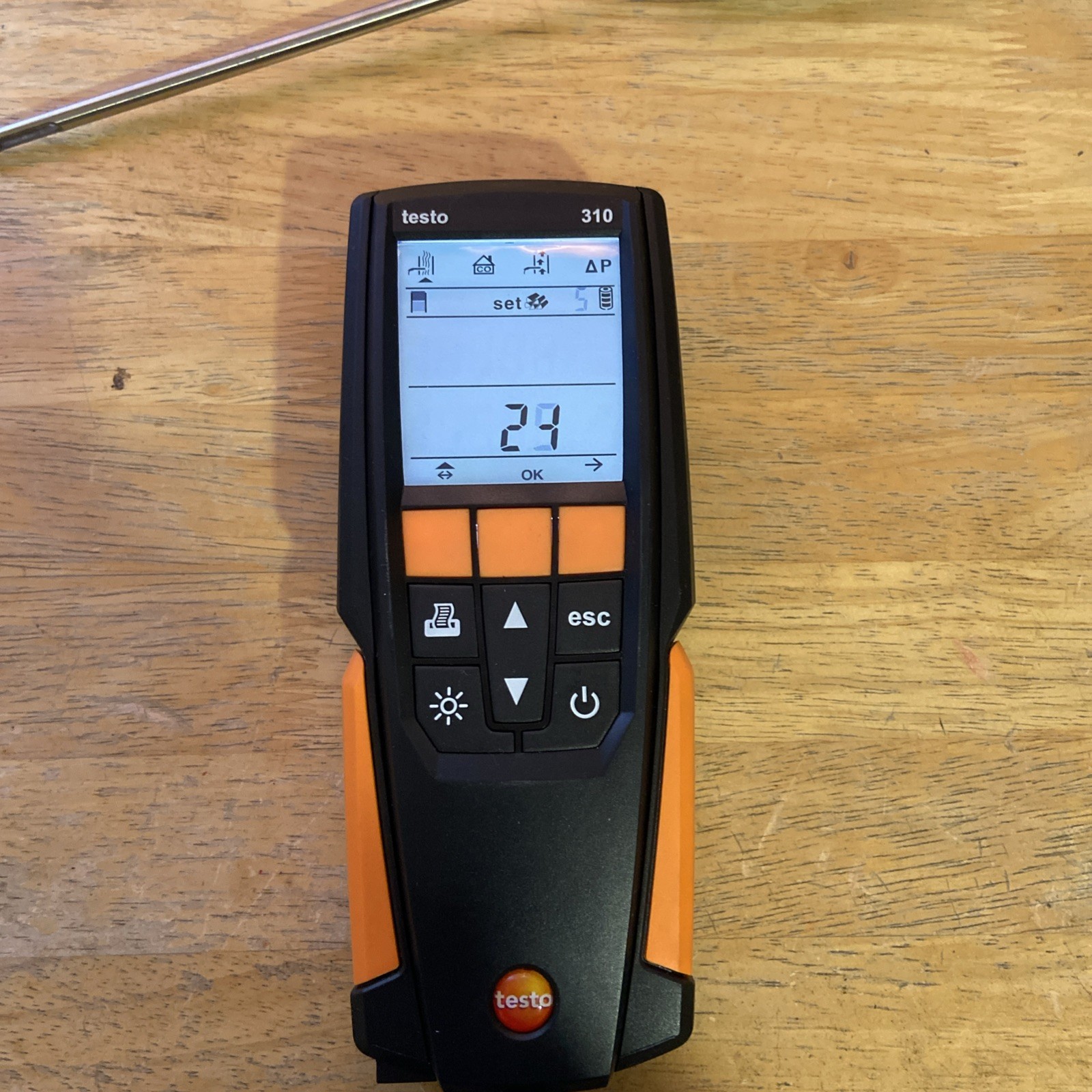 Testo 310 Residential Combustion Analyzer Kit, Black/Orange READ
