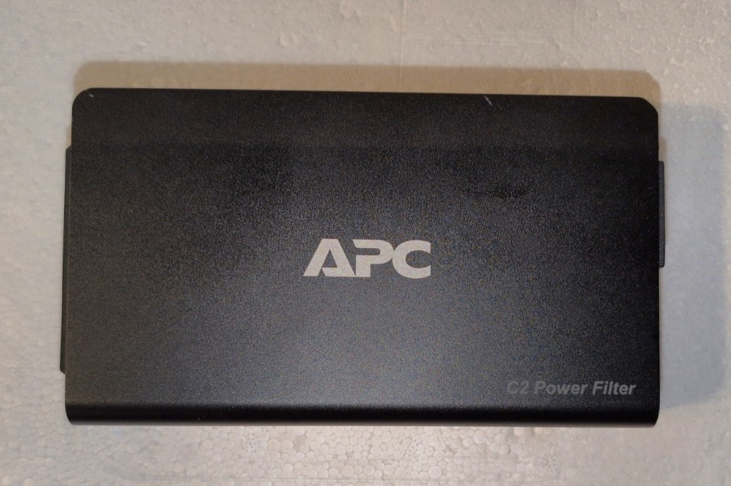 APC C2 power filter with 2 AC/V type outlets 120V 12A/Tested Working