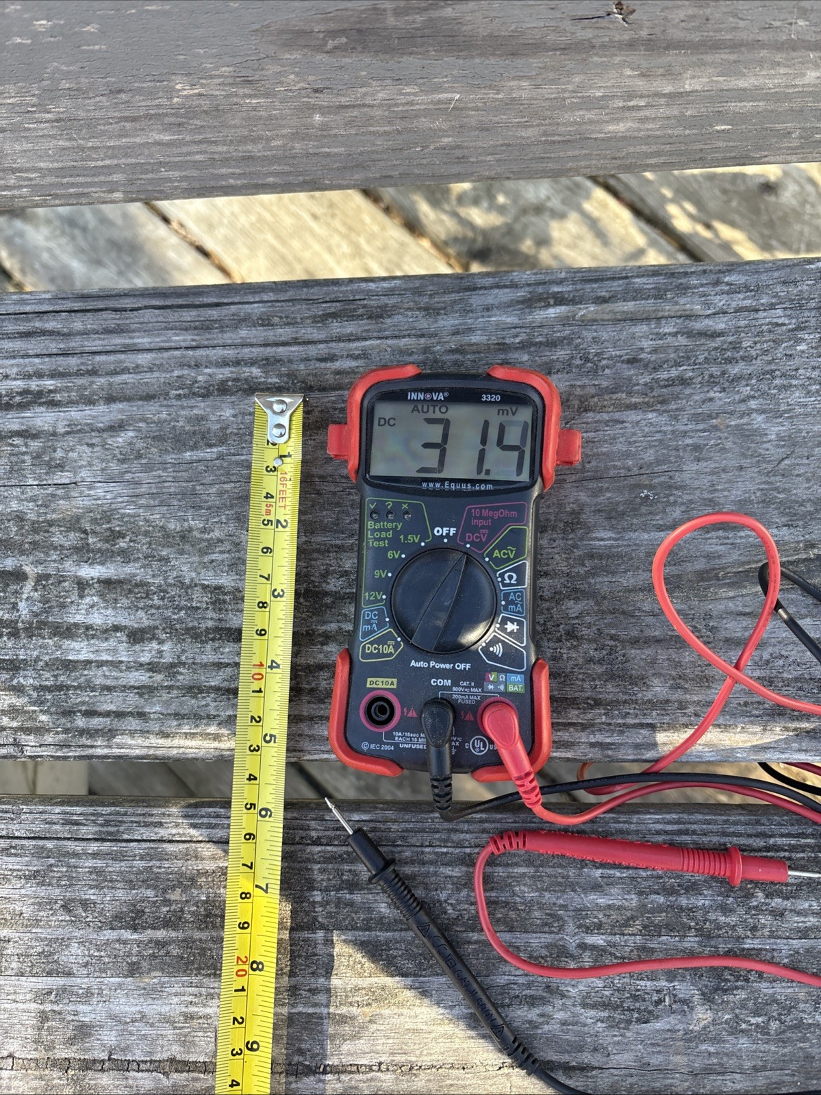 Innova Auto Ranging Digital Multimeter Model #3320 Works Great