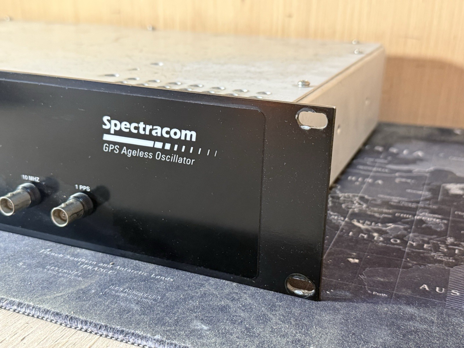 Spectracom 8195A – GPS Ageless Master Oscillator (Options 14 53)