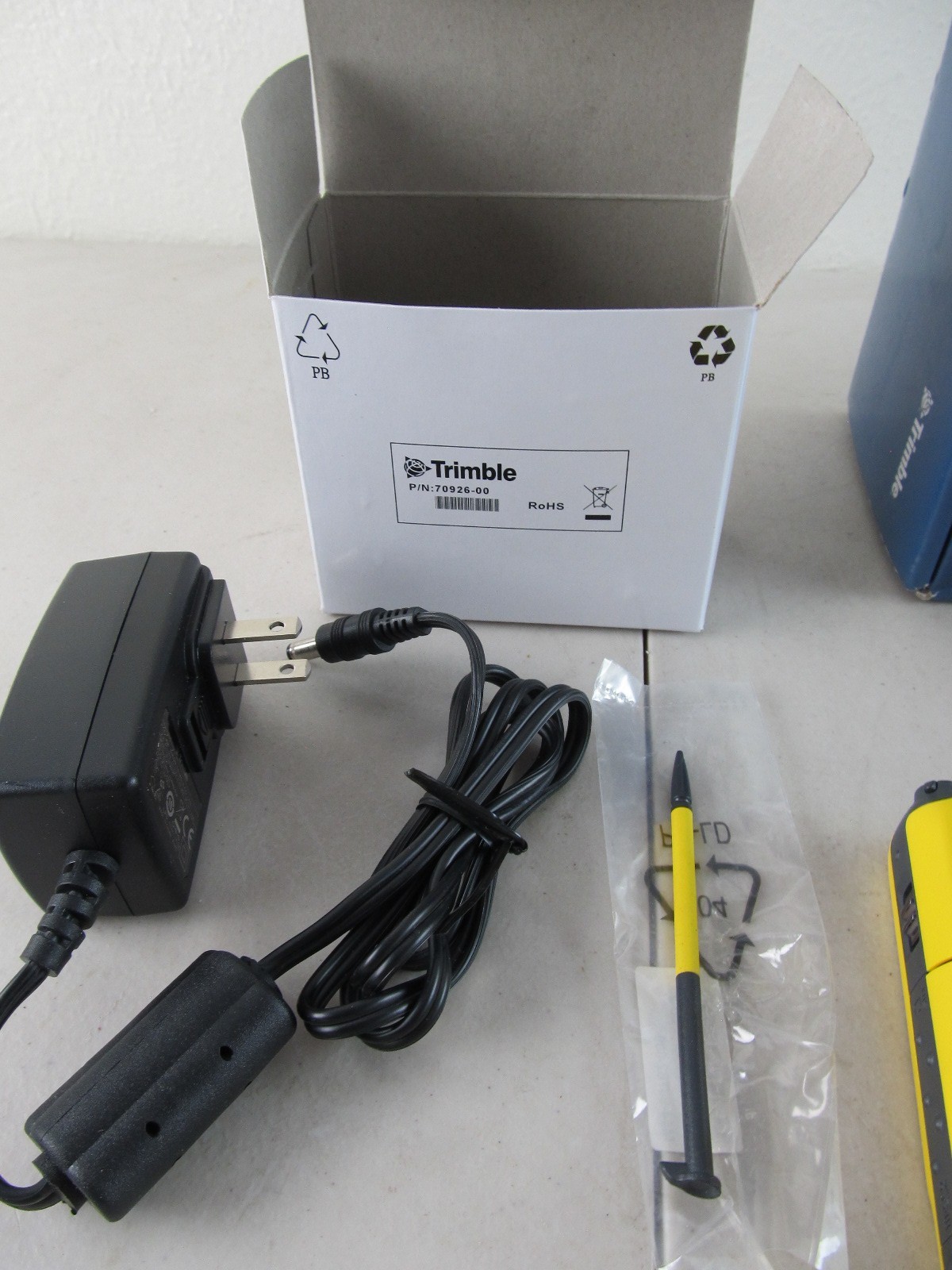 Trimble Juno SB GIS GPS Data Mapper w/ Battery, Box, Charger, CD