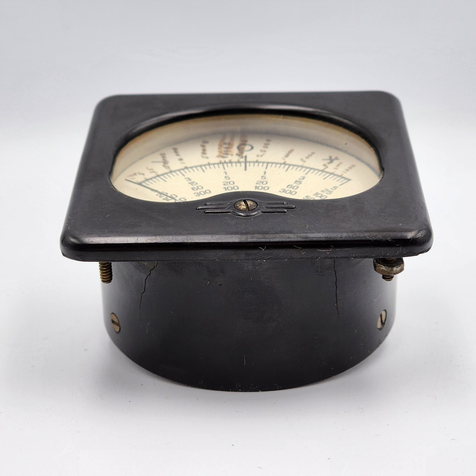 UNBRANDED PANEL MOUNTED VOLTS METER. (UNTESTED)