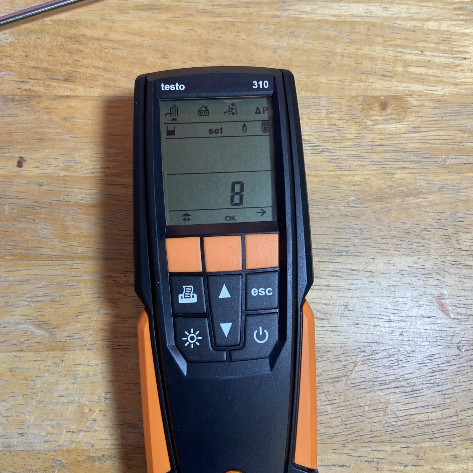 Testo 310 Residential Combustion Analyzer Kit, Black/Orange READ