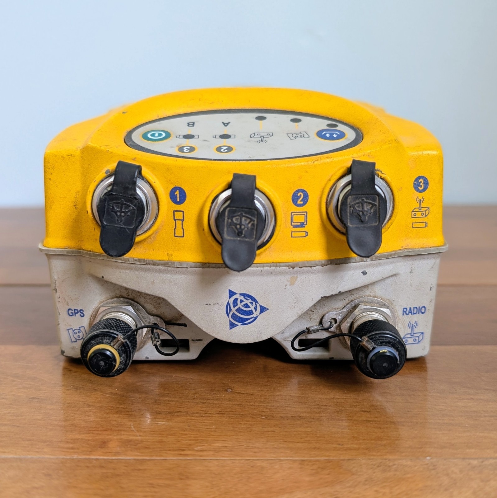 Trimble 5700 GPS GNSS Survey Receiver Base Station 450-470 MHz Radio 40406-46