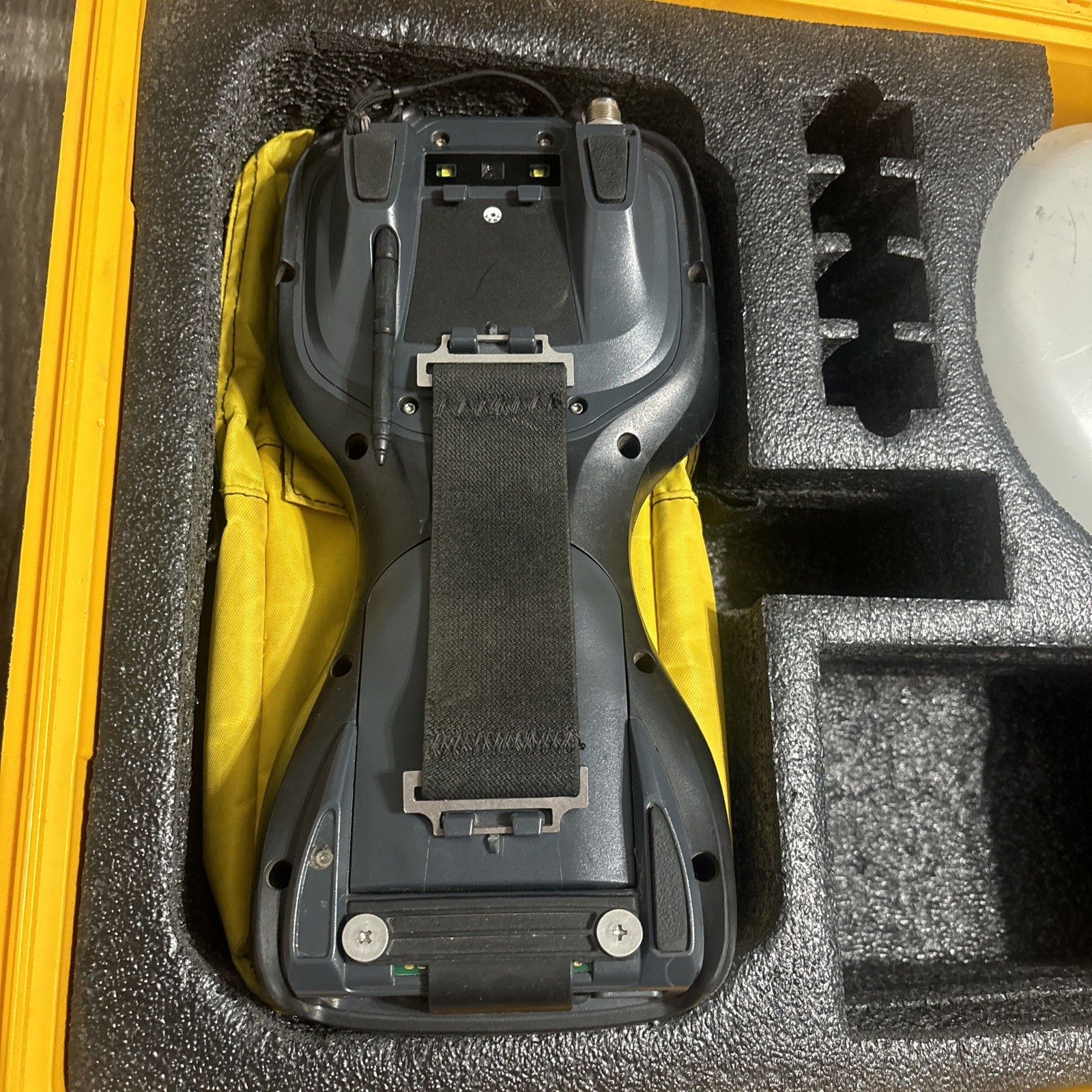 Trimble R8S GPS GNSS BeiDou Galileo RTK Rover Receiver w/ TSC3 Access