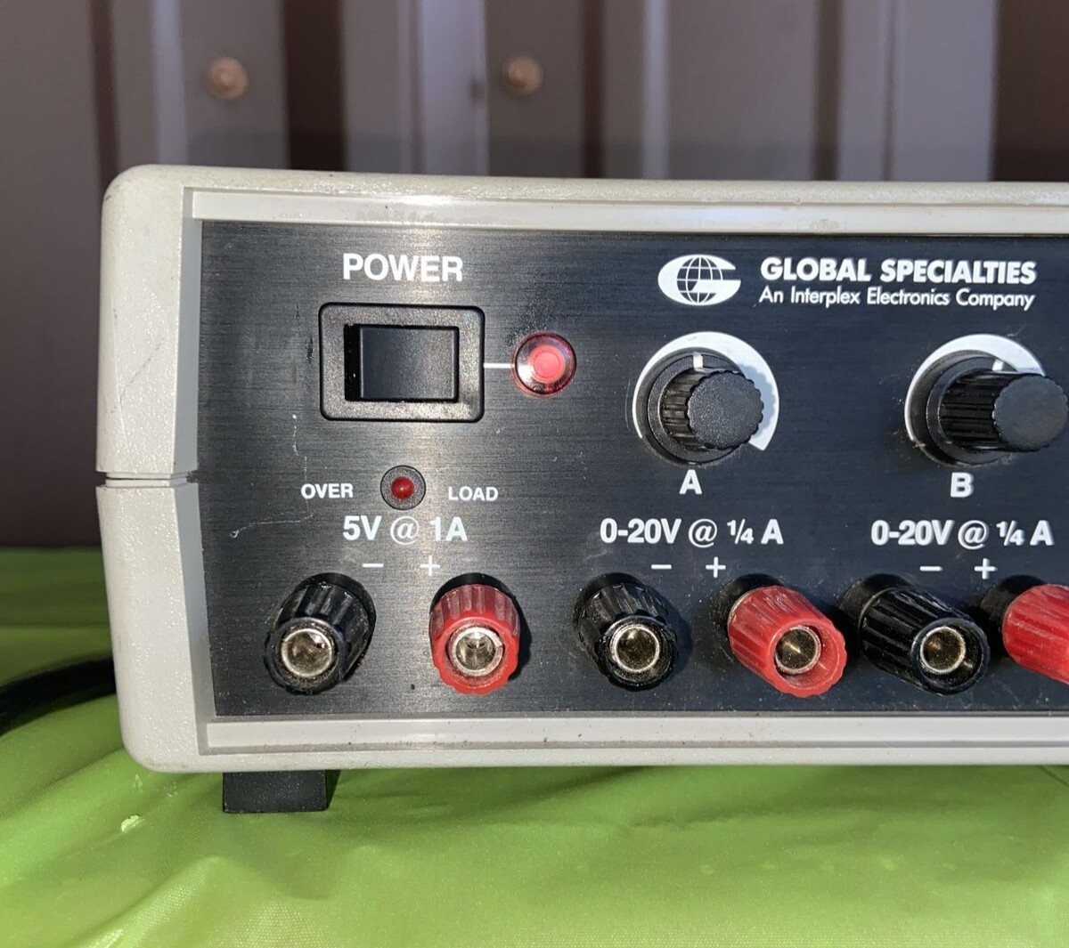 Global Specialities Model 1300 Power Supply 5V@1A 0-20V@1/4A
