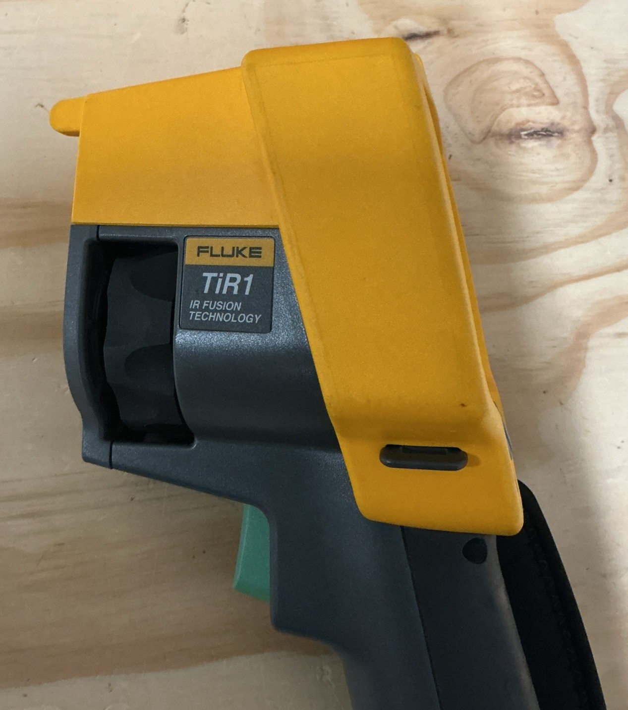Fluke TiR1 IR Infrared Thermal Imager Camera w/ Case