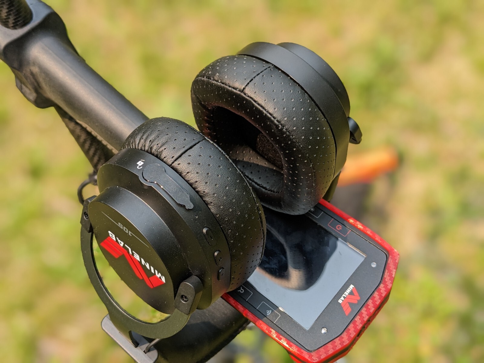 Minelab Manticore ML-105 Rubber Turn-Lock Headphone Jack & USB-C Debris Cover x2