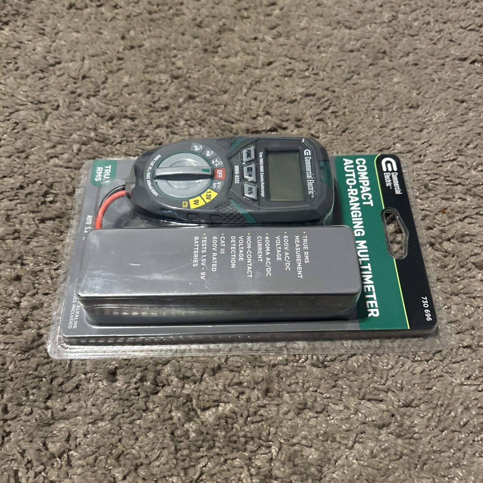 Commercial Electric Compact Auto-Ranging Multimeter Tests 1.5-9V “730-696” NEW
