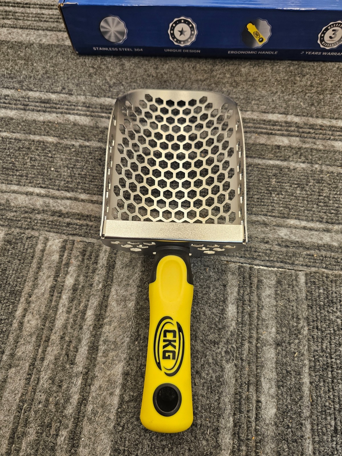 CKG Hand Sand Scoop For Metal Detecting With Ergonomic Yellow Handle CKGH1S7