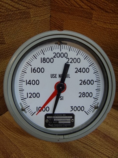 4 1/2″ Taylor Pressure Gauge 1000-3000 psi Set Pointer LB 1/4″ Bite Connection
