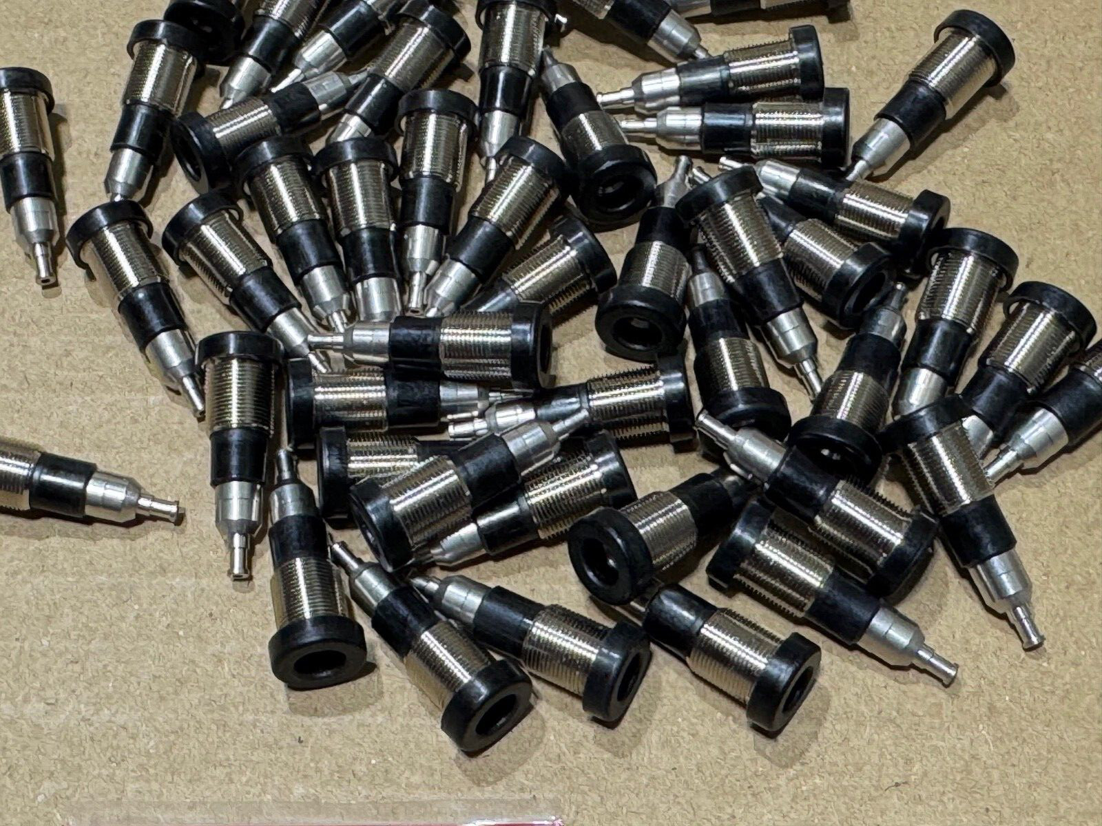 Lot of 50 STAUBLI LB-I4R Insulator, ø4 mm Socket With Metal Screw ,Black, New