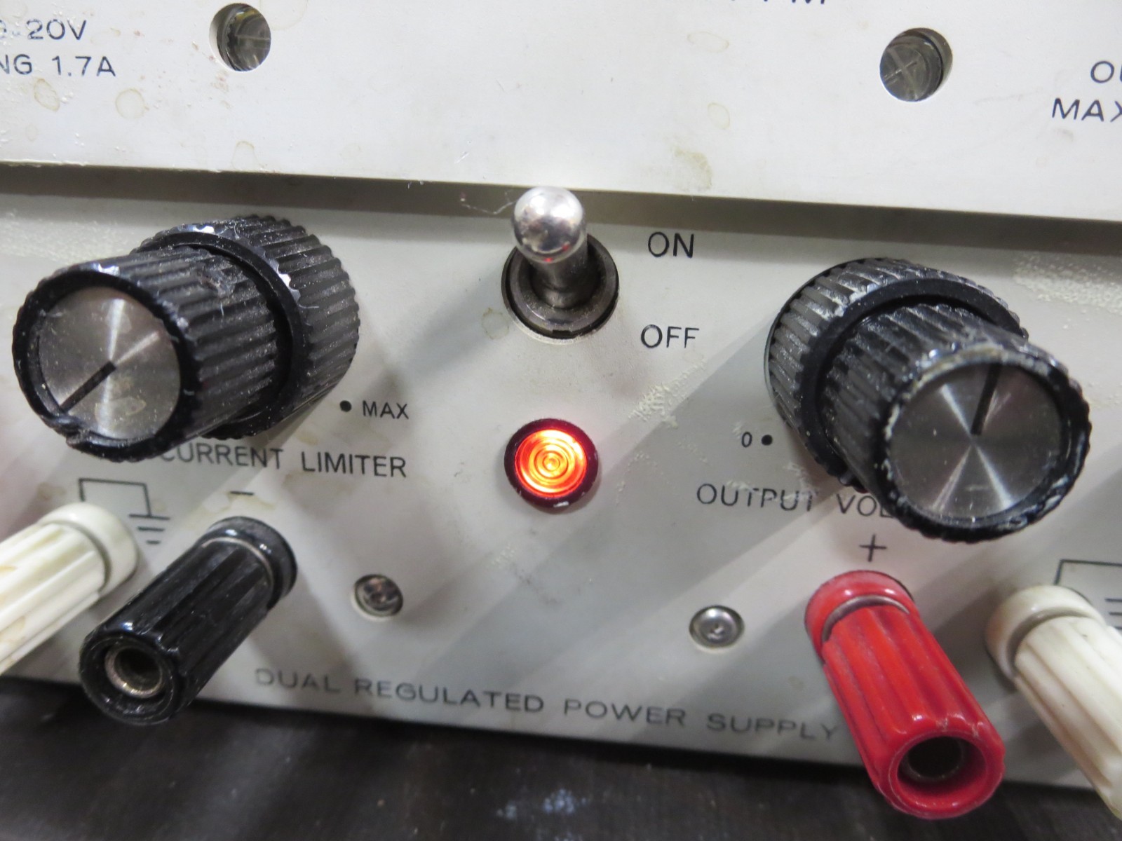 Lambda LPD-421A-FM DC PowerSupply Dual Adjustable Out:0-20V 1.7A See Pics Used