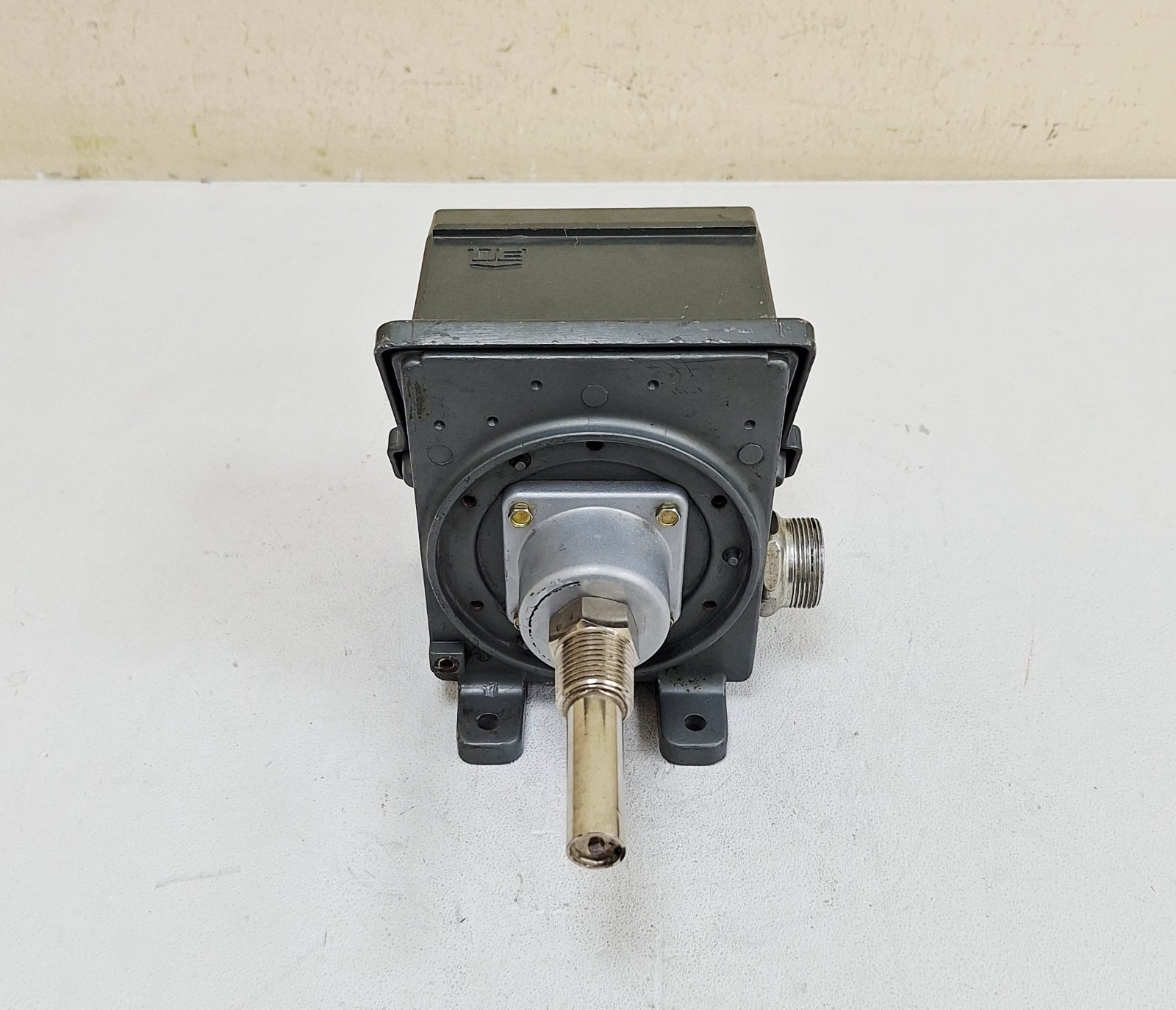 United Electric C402 / 120 Temperature Switch 0-225F / -15+105C