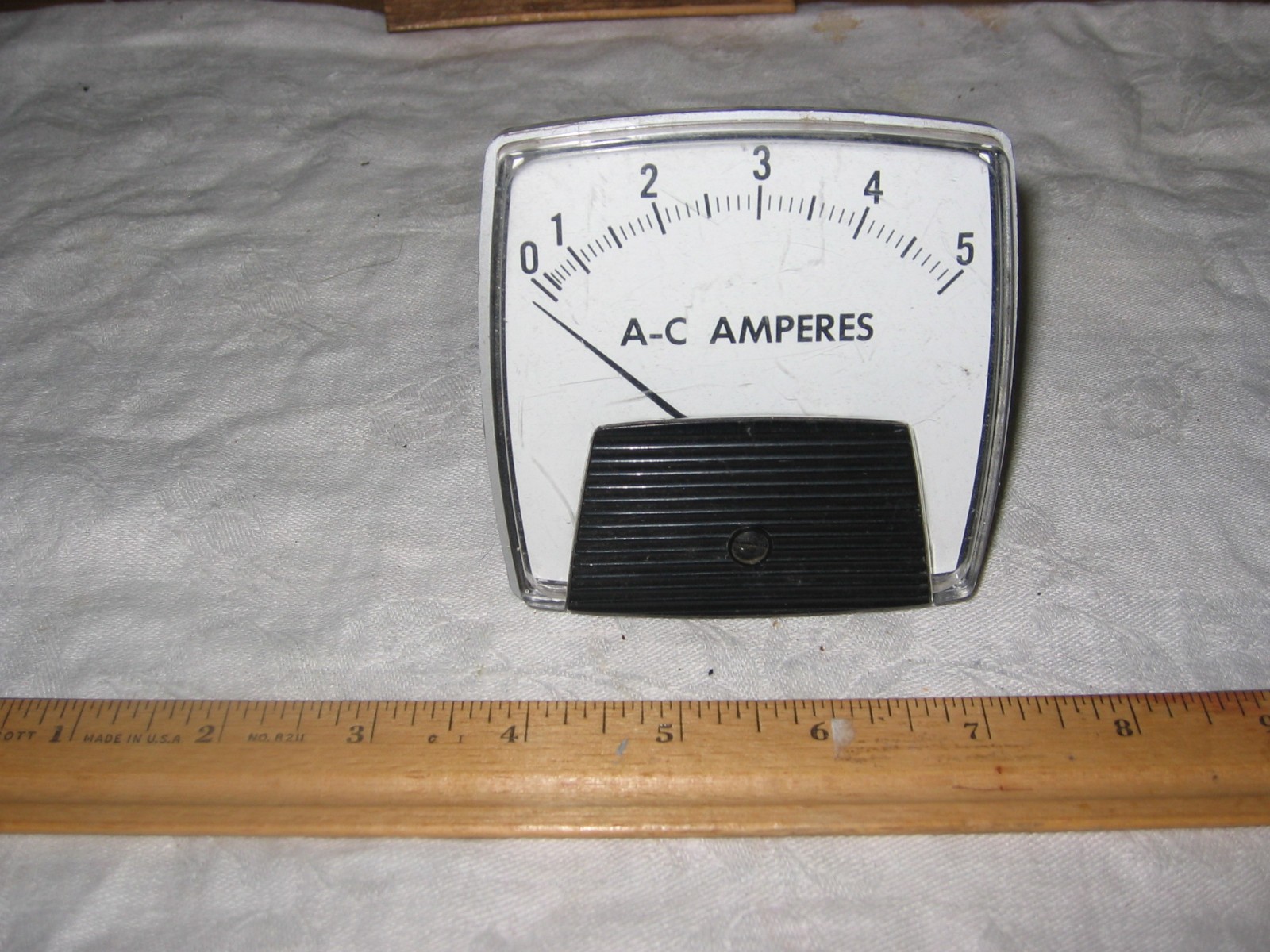 General Electric A-C Amperes Gauge 0-5 approx. 3.5″