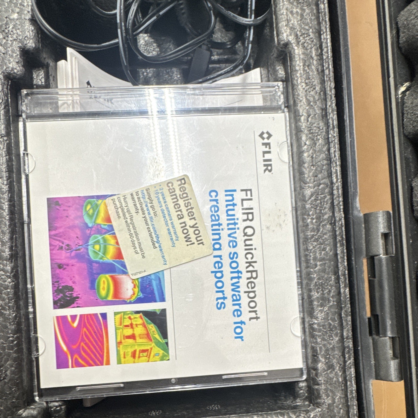 Extech i5 Handheld Thermal Camera -4 to 482°F 100×100 IR 320×240 Case