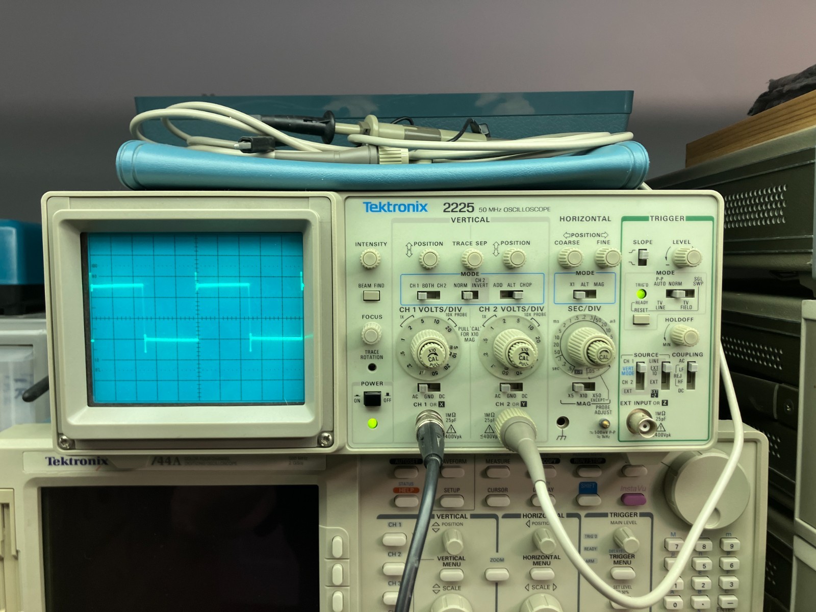 HP 8012A Pulse Generator, 1Hz-50MHz, 20ns-1s Period, ±2.5V Offset, 115/230VAC