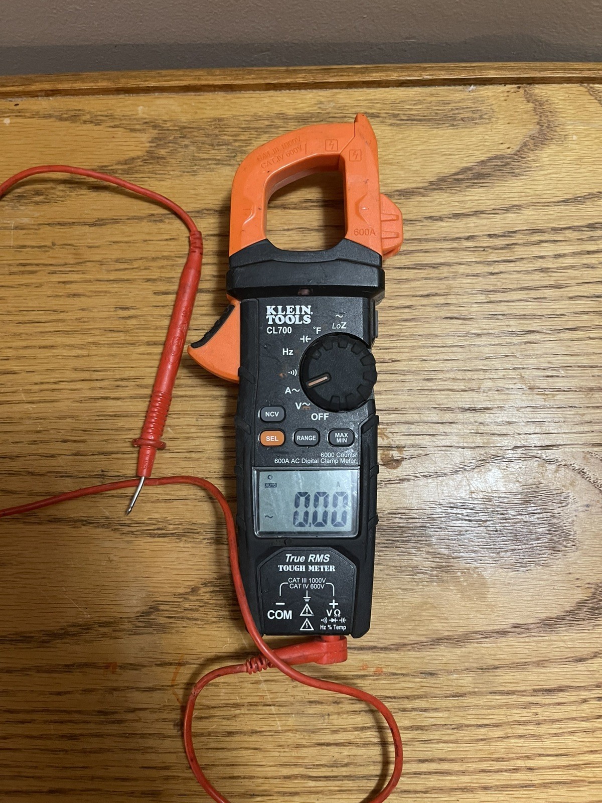 Klein Tools CL700 600A AC Auto-Ranging Digital Clamp Meter 1000V NCV HZ Ohms