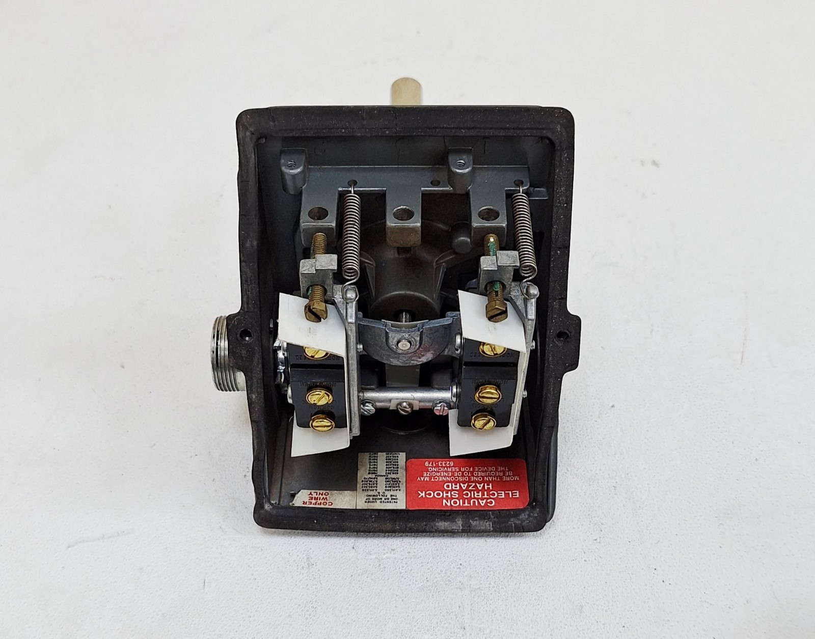 United Electric C402 / 120 Temperature Switch 0-225F / -15+105C