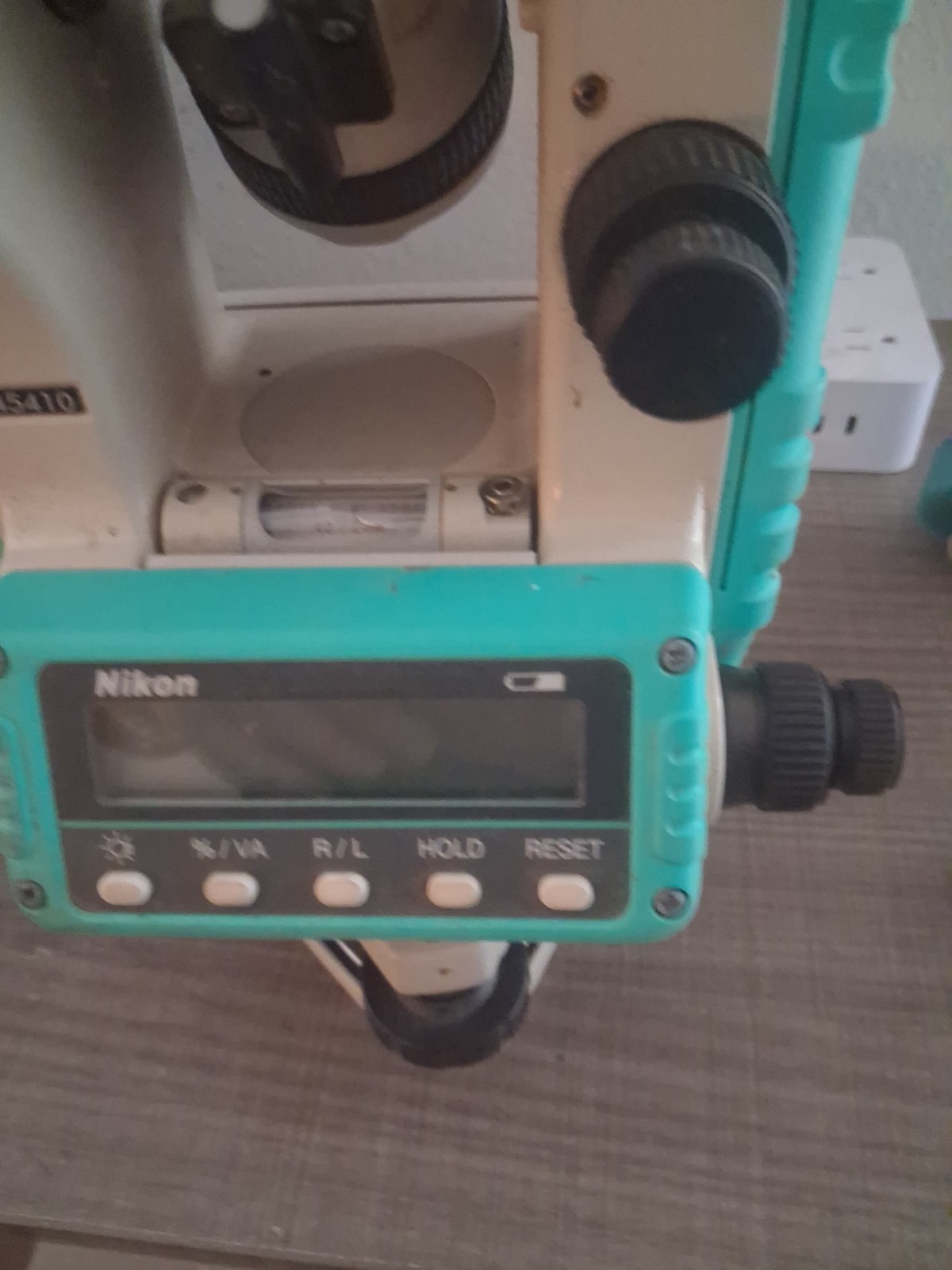 Nikon NE-101 Digital Construction Theodolite – White/Blue