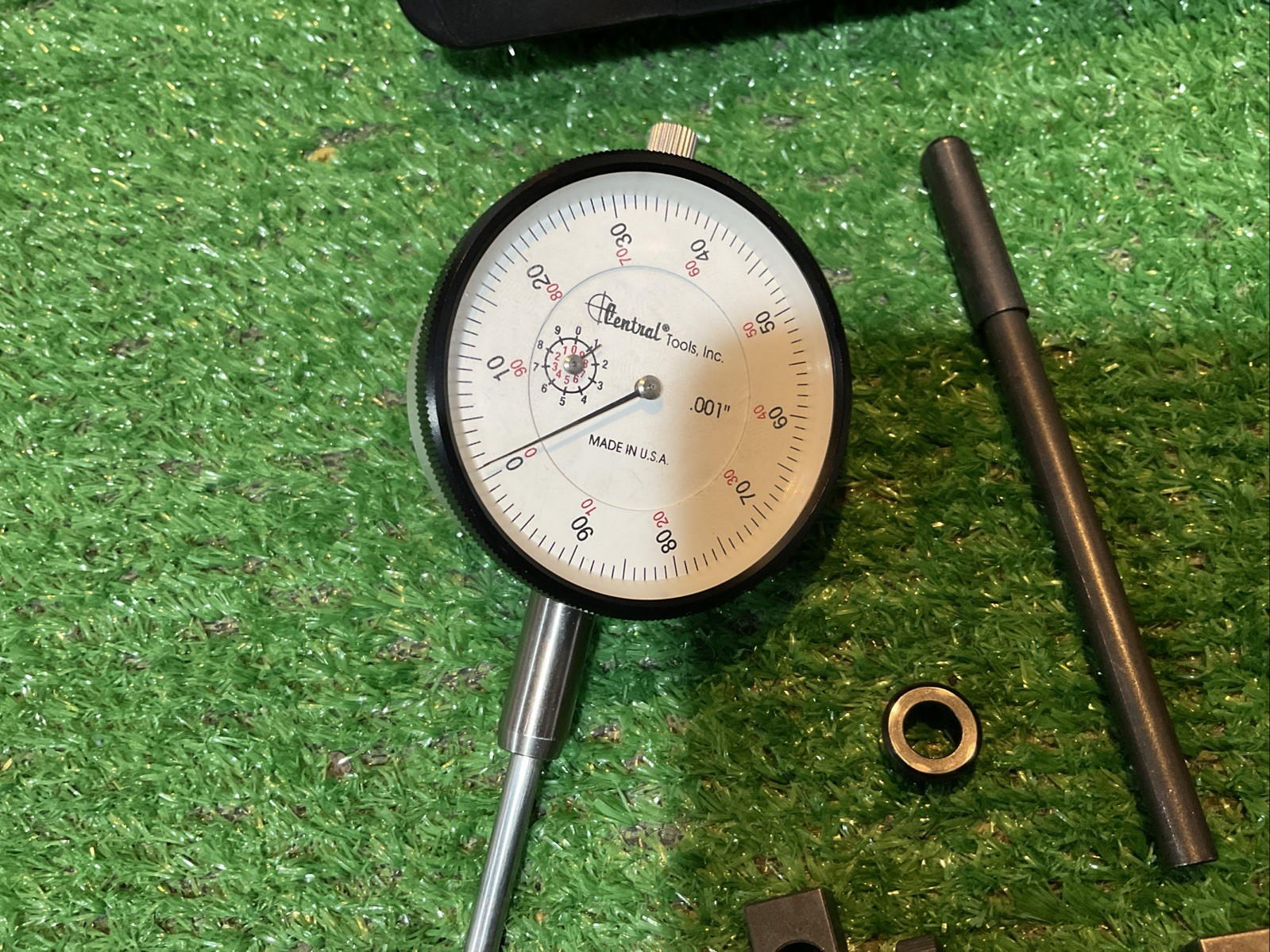 Central Tools 6405 Indicator Dial Set 0-100, 0.001″ Increments – Magnetic Base