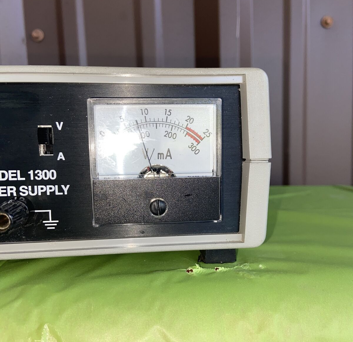 Global Specialities Model 1300 Power Supply 5V@1A 0-20V@1/4A
