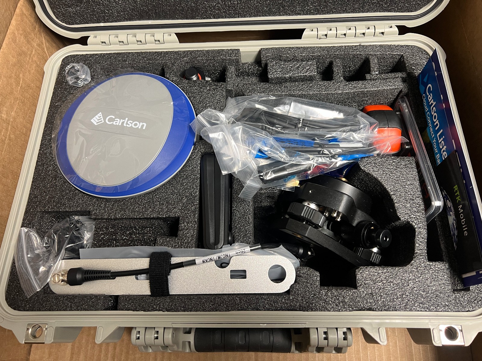 Carlson BRx7 Network Rover RTK GNSS Survey GPS Kit w/ Case & Accessories – NEW