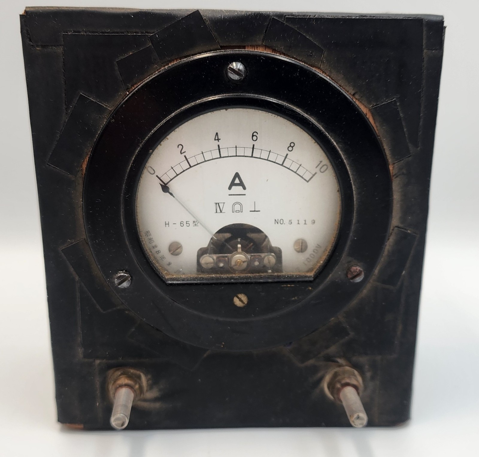 UNBRANDED ANALOG AMMETER MOUNTED IN BOX. (UNTESTED)