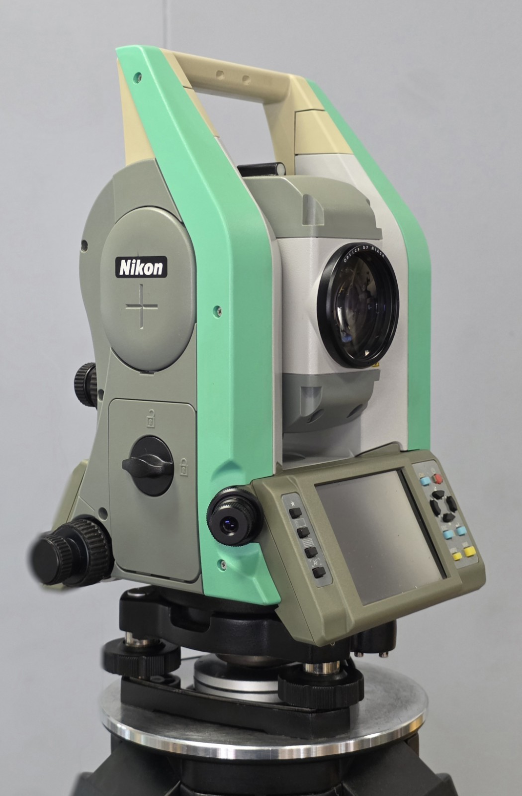 Nikon XF 3″ AutoFocus Reflectorless Survey Total Station w/ Survey Pro 6.4